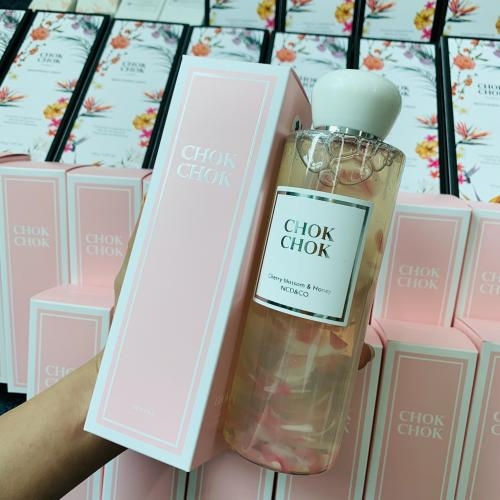 SỮA TẮM DƯỠNG ẨM SÁNG DA CHOK CHOK CHERRY BLOSSOM & HONEY
